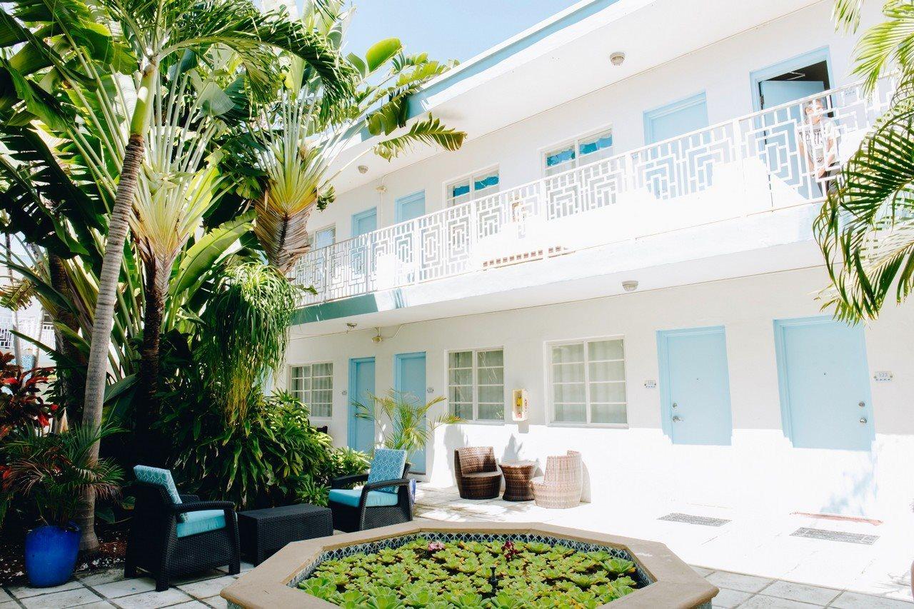 Aqua Hotel & Suites Miami Beach Exterior photo