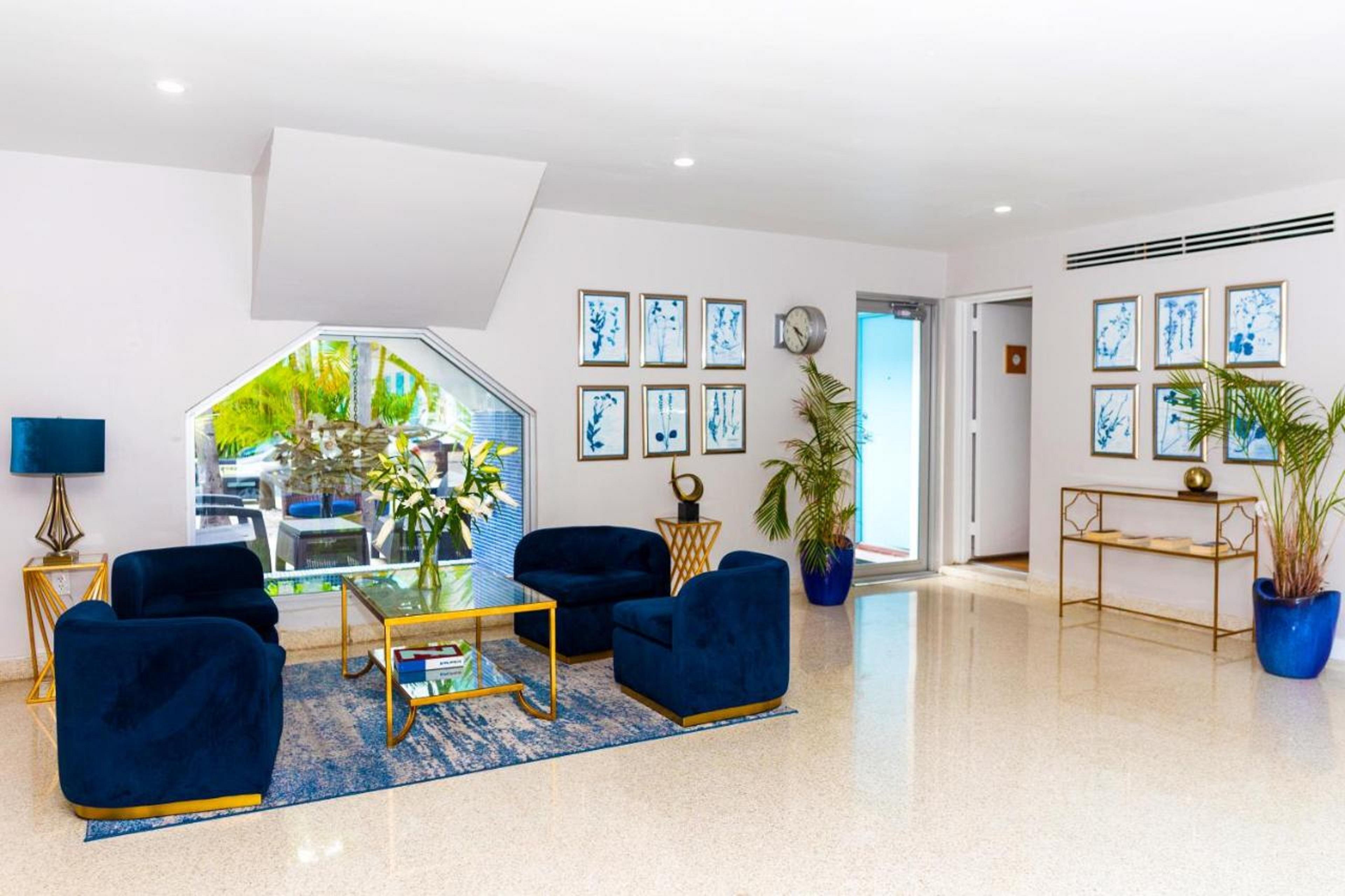 Aqua Hotel & Suites Miami Beach Exterior photo